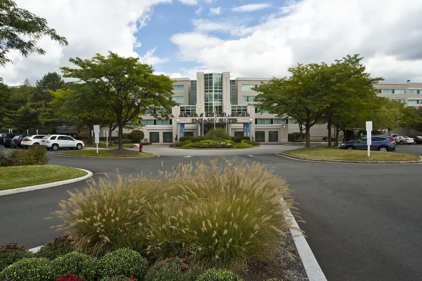 Embassy Suites by Hilton Parsippany - Image 1