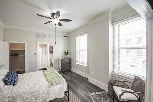 Unique 1 BR 1BA Stay in Downtown 204 - Image 1