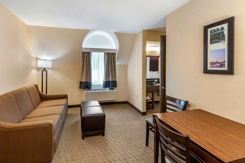 Comfort Inn Redwood City - Image 1