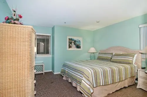 Imperial Beach Club 204 - Image 1