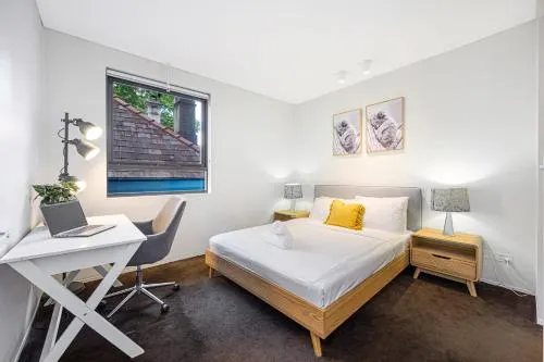 Comfy 2BD Apt in heart of North Sydney near by CBD - Image 1