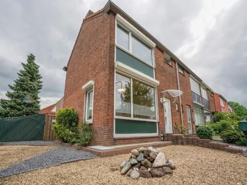 Terraced House in Kerkrade With a Garden - Image 1