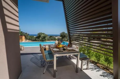 AA Luxury Villas - Image 1
