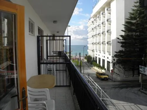Capri Riva Hotel - Image 1