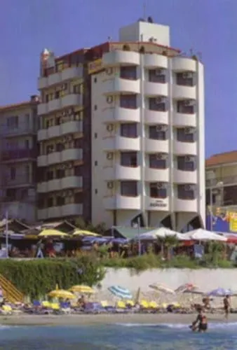 Sergent Hotel - Image 1