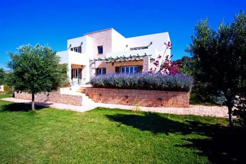 Villa Waterfront - Image 1