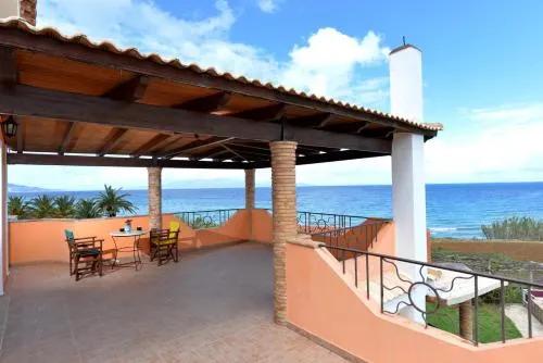 Galini Beach Villa - Image 1
