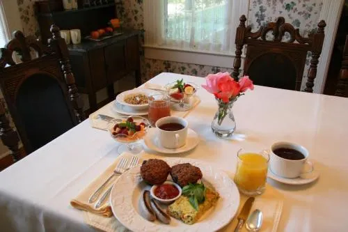 Case Ranch Inn Bed and Breakfast - Image 1