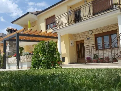 Apartments & Studio Matan - Image 1