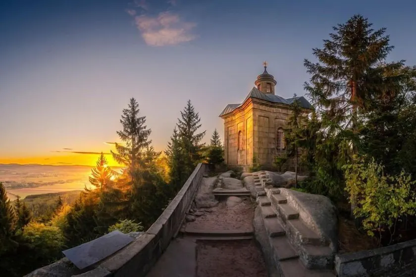 Peaceful Holiday Home in Bozanov with Private Terrace & Garden - Image 1
