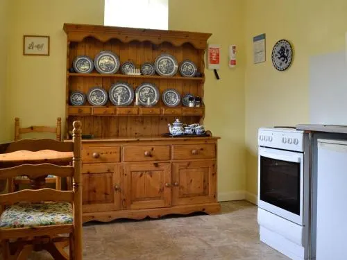Hydehill Cottage - Image 1