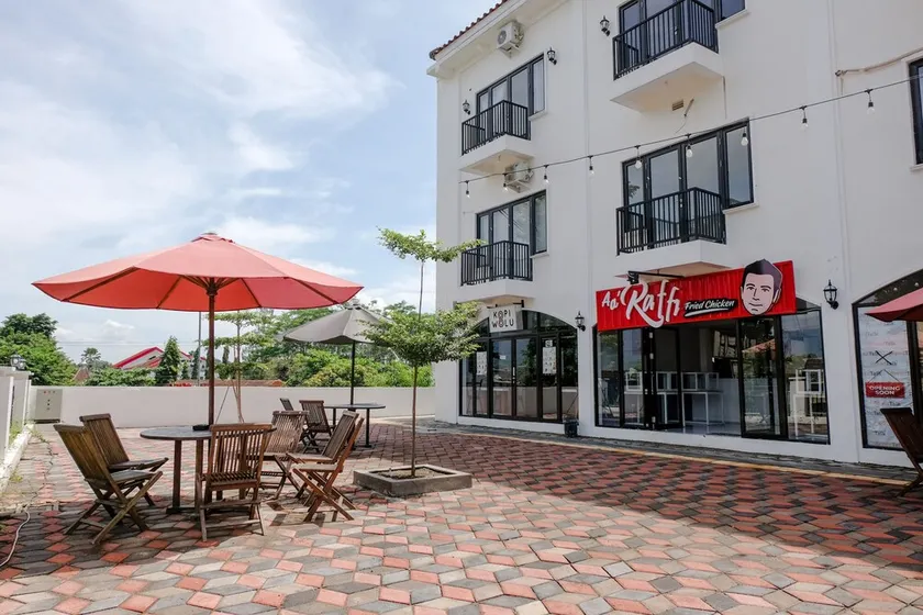 OYO 1352 Jember Town Square Residence - Image 1