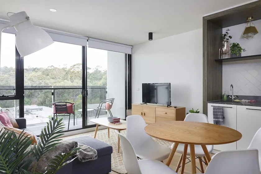 Experience Luxury Living in Inner City Comfort - Image 1