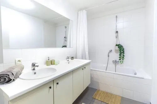 Bright & Cosy Apartment on the riverside in the Hip&Trendy Antwerp South City Center - Image 1