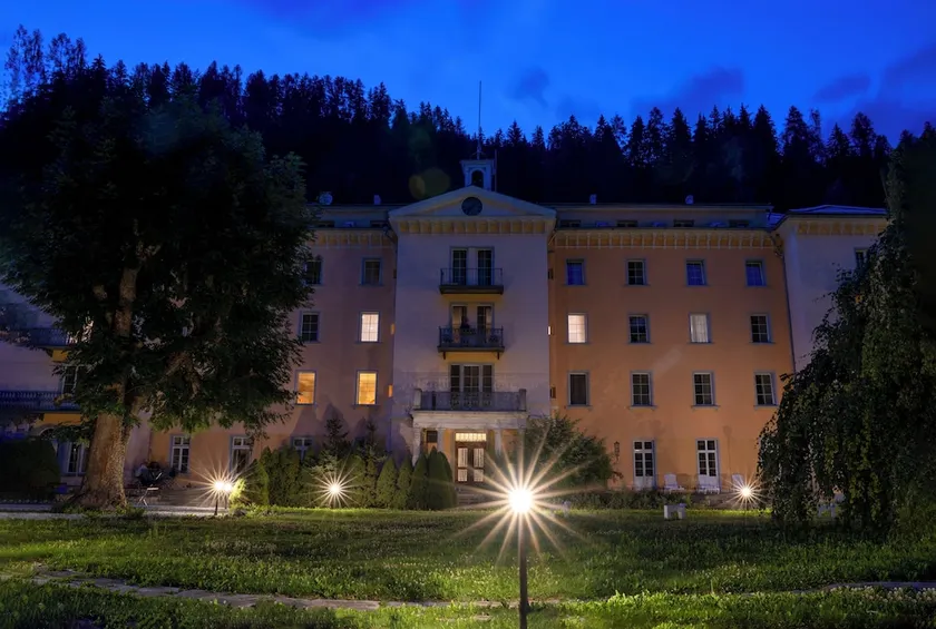 Hotel Scuol Palace - Image 1