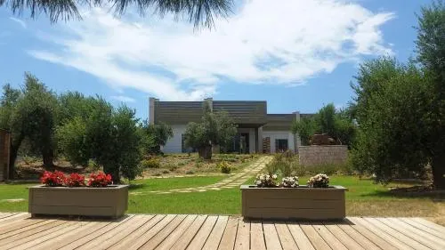 Meli Seaside Villas - Image 1