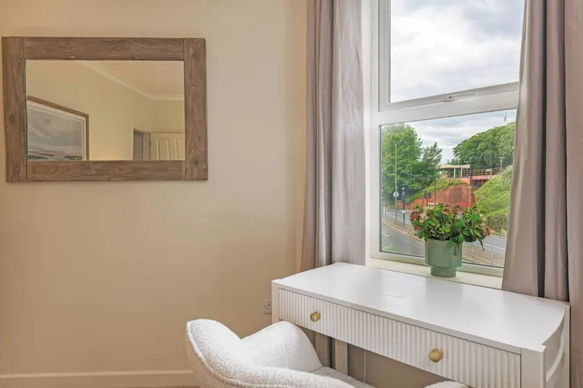 4 Guests - 20min to London - Free Parking - PetsOk - Image 1