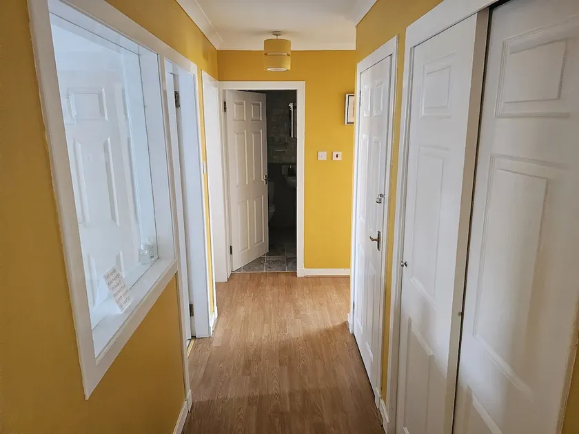Prime Town Center, Modern, 2 Bedroom Apartment,Free Private Parking, WiFi - Image 1