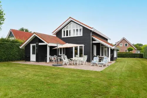 The Black House Luxurious Holiday Villa Zeewolde - Image 1