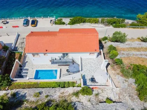 Beautiful Seaside Holiday Home Neda - Image 1