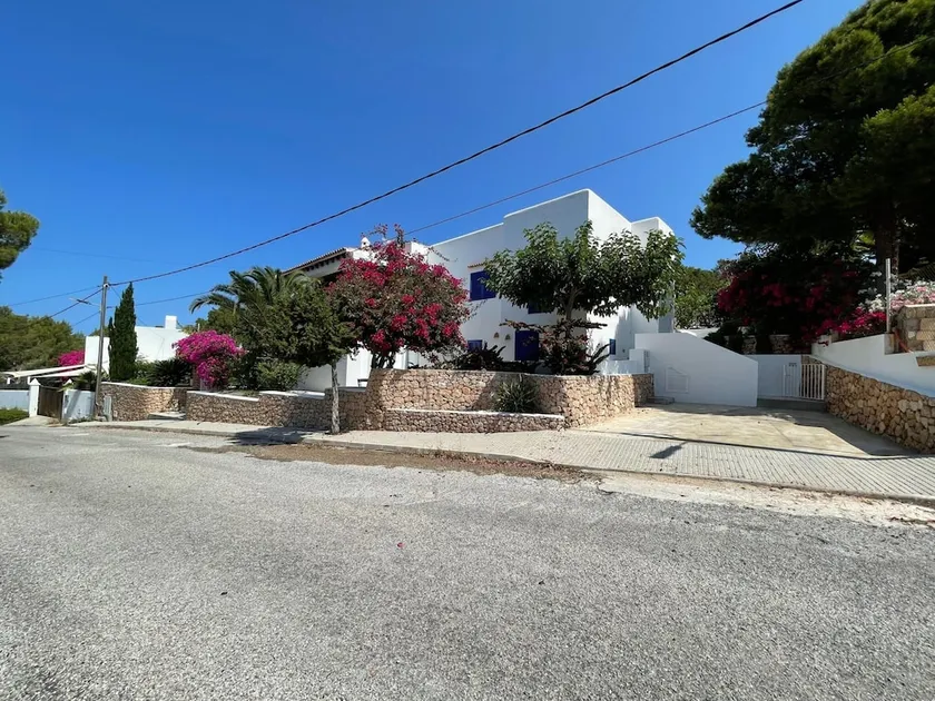 Villa in Ibiza Near Stunning Beaches - Image 1