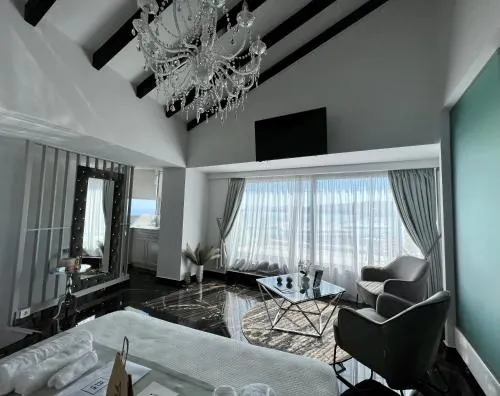Six Senses Deluxe Suite - Image 1
