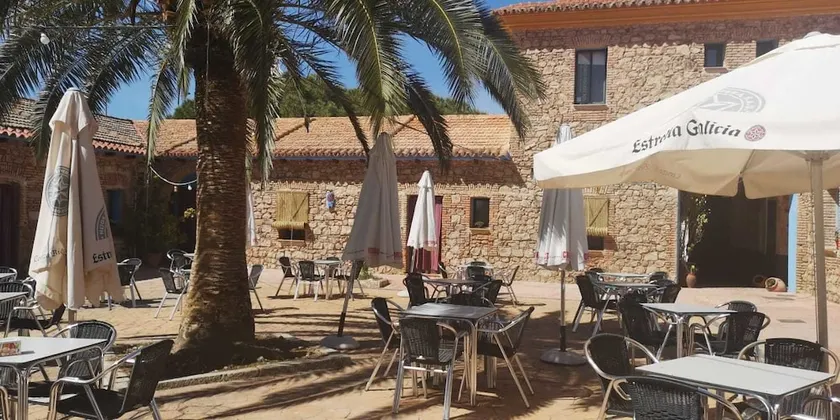 Albergue Rural Zarza Capilla - Image 1