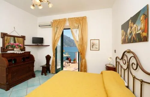 Eva Rooms - Image 1