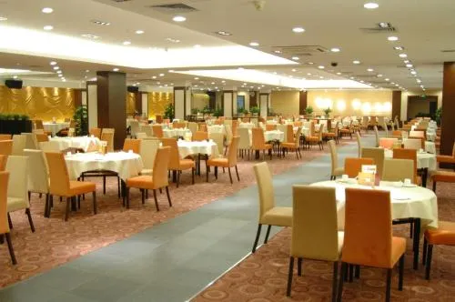Star Hotel - Image 1
