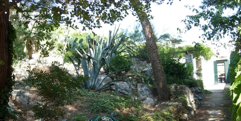 Villas Deluxe - Image 1