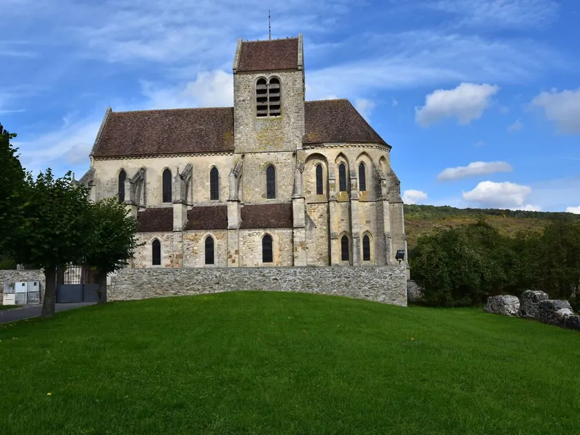 Quaint Holiday Home With Garden in Mézy-moulins France - Image 1