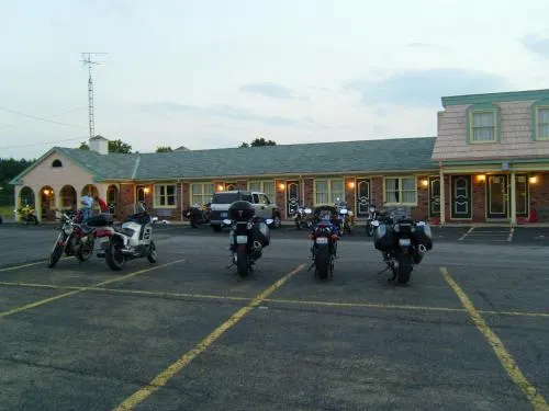 Relax Inn Shelby - Image 1