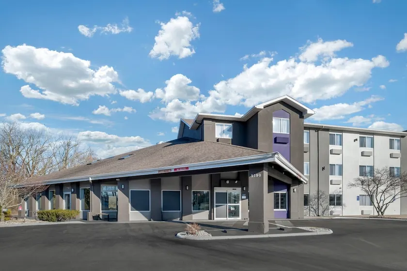 College Inn - Image 1