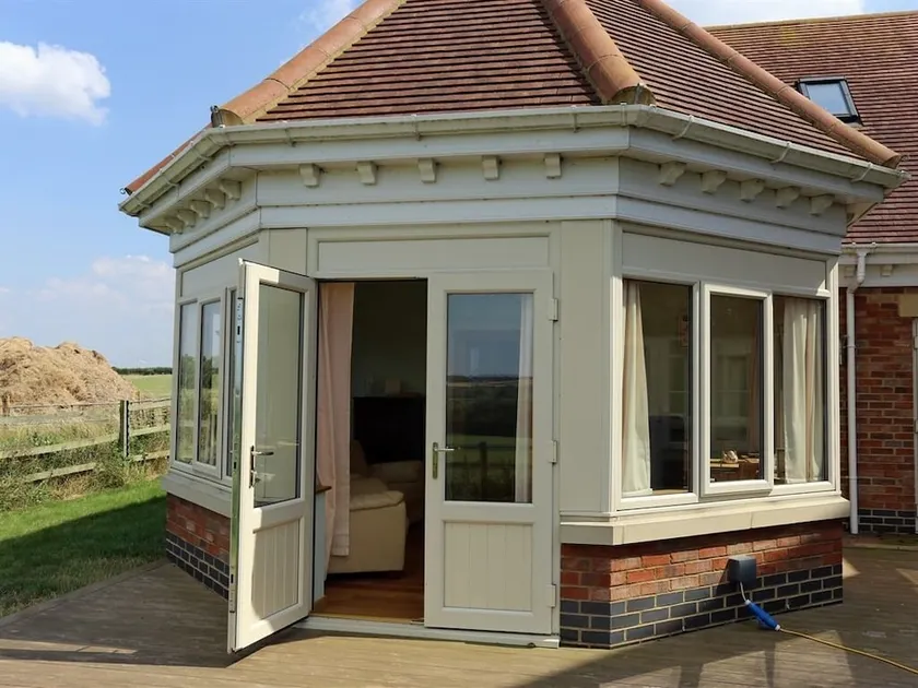Redlands Farm - Image 1