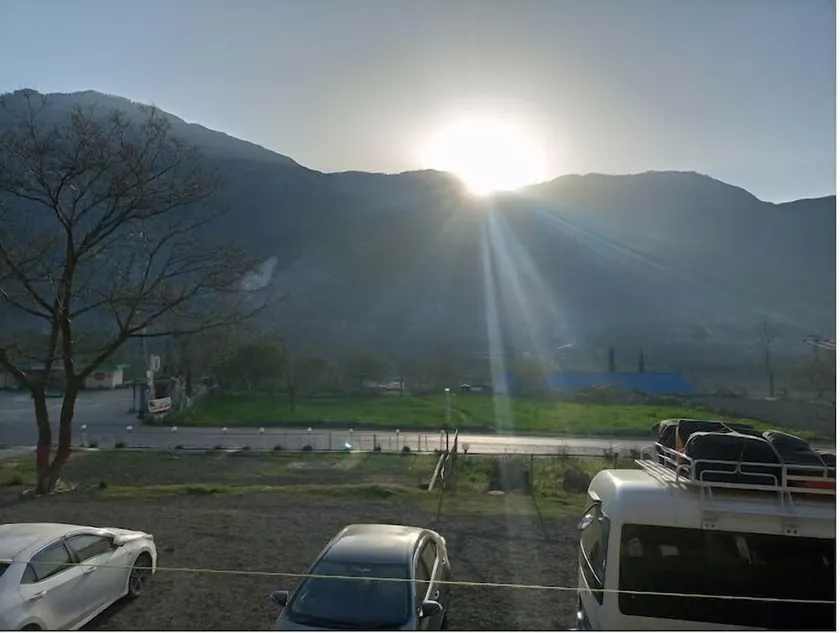 Hotel Mountain Track - Image 1