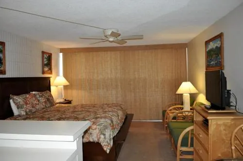 Lahaina Shores Oceanfront Studio - Image 1