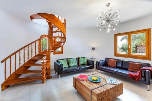 Villa Torre Mar With Swimming Pool And 100m To The Beach - Image 1