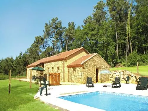 Quaint Holiday Home in Blanquefort-sur-briolance With Pool - Image 1