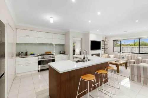 Corymbia Barwon Heads Modern Family Getaway! - Image 1