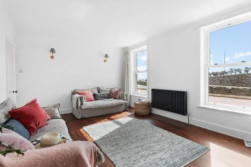 The Pink House, Budleigh Salterton - Image 1