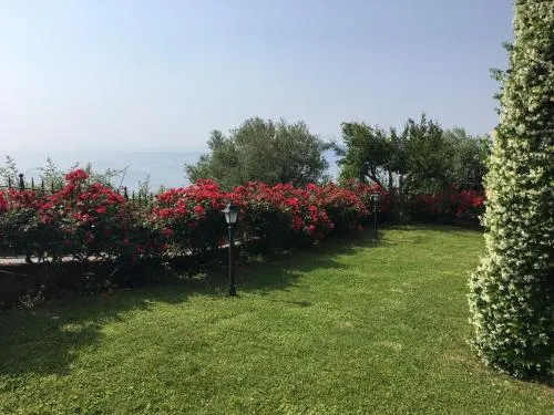 Belvedere Hotel & Villa - Image 1