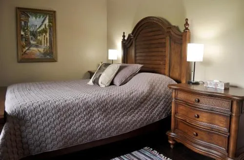 Centennial House Bed And Breakfast - Image 1