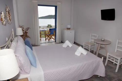 Avra Hotel - Image 1
