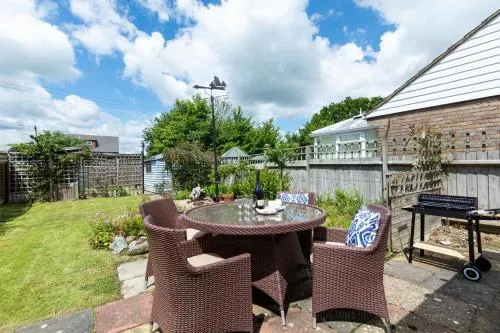 Forget Me Not - Two Bedroom House, Sleeps 4 - Image 1