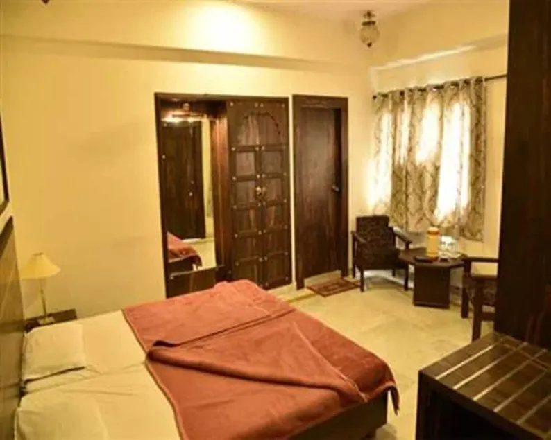 Hotel Saheli Palace - Image 1