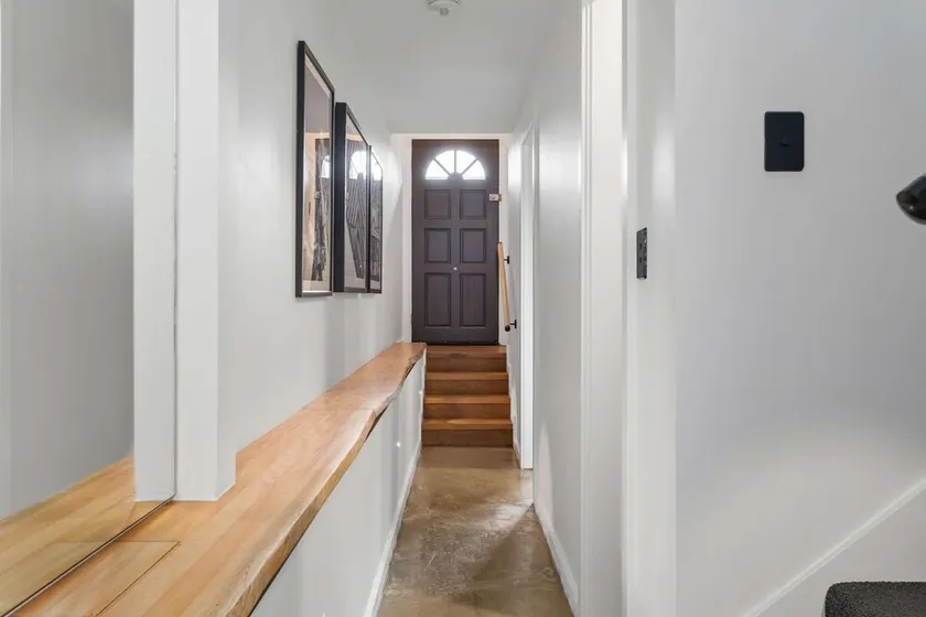 Charming 3 bed Cottage with a Courtyard - Image 1