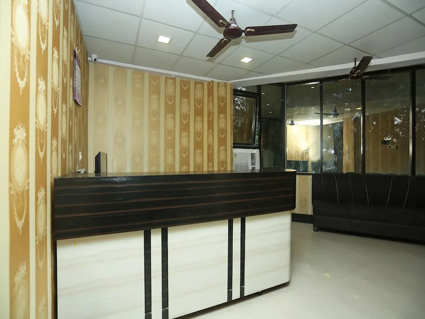 OYO 17185 Hotel Satyam Swagat - Image 1
