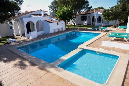 Las Alondras Apartments - Image 1