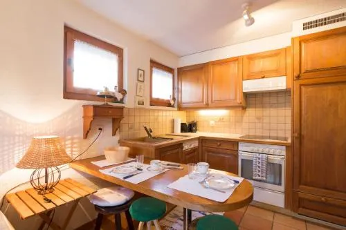 Apartment Oiseau Bleu 05 - Image 1