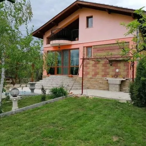River Hills Guest House - Image 1